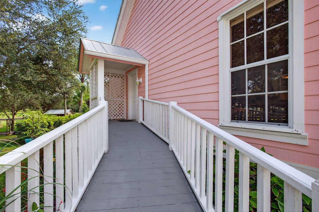 For Sale: $1,495,000 (6 beds, 6 baths, 4979 Square Feet)