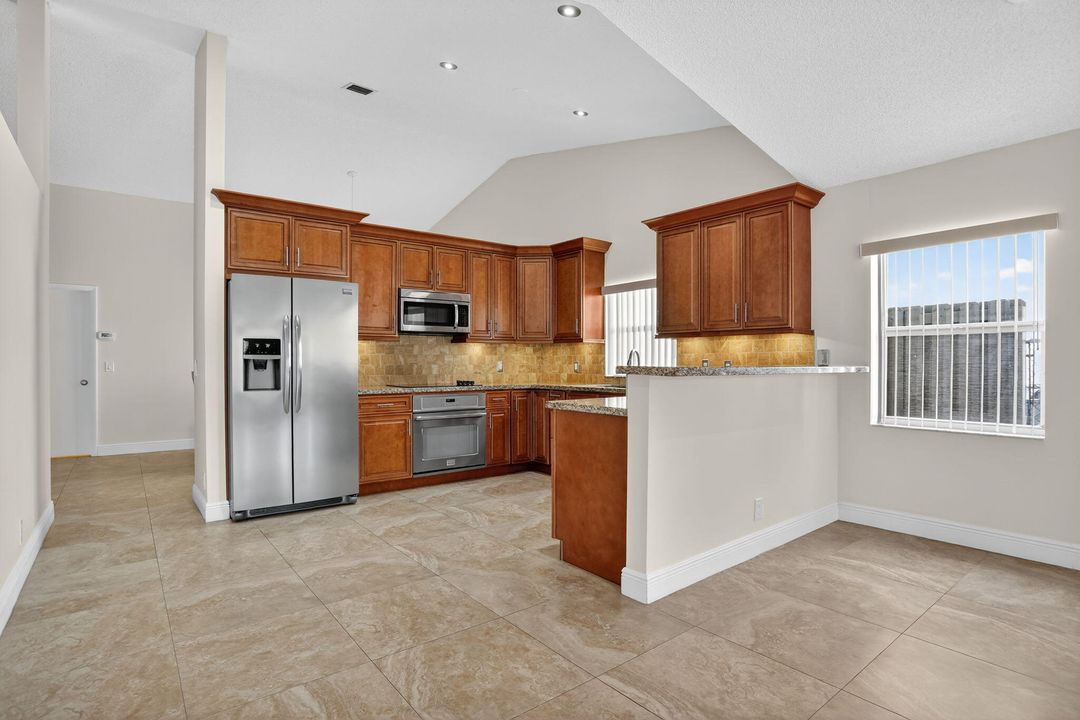 Active With Contract: $607,400 (3 beds, 2 baths, 2202 Square Feet)