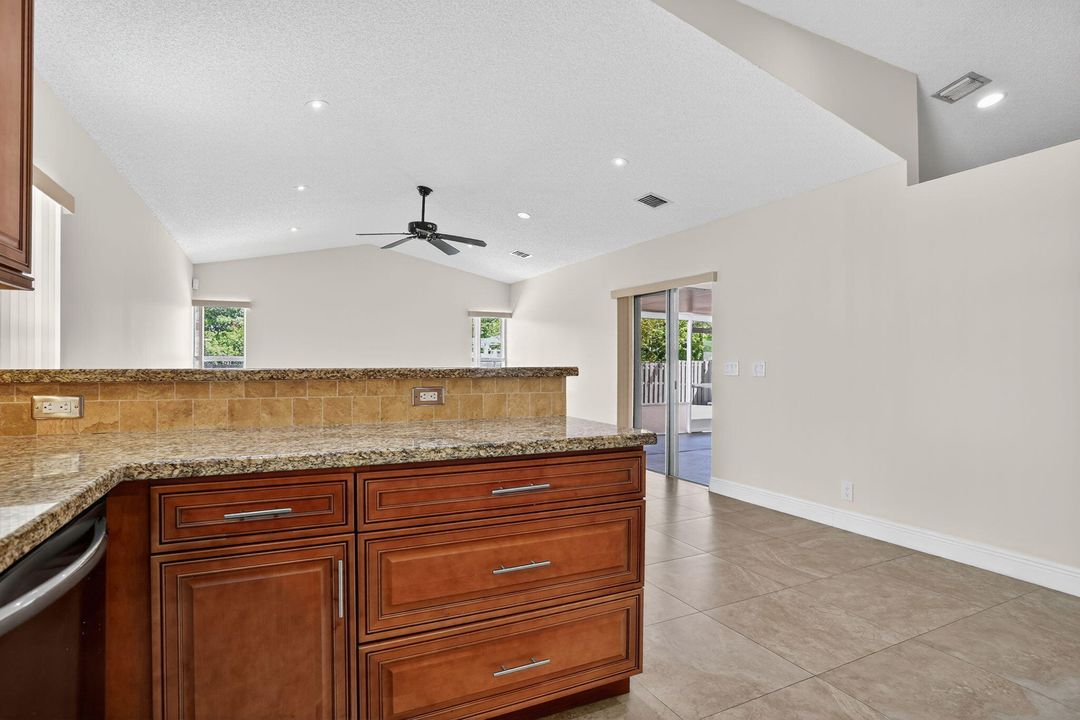 Active With Contract: $607,400 (3 beds, 2 baths, 2202 Square Feet)