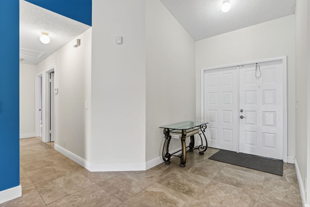 Active With Contract: $607,400 (3 beds, 2 baths, 2202 Square Feet)