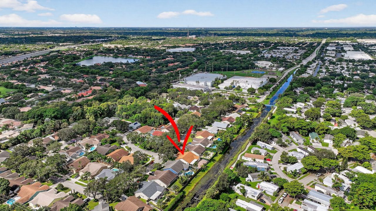 Active With Contract: $607,400 (3 beds, 2 baths, 2202 Square Feet)