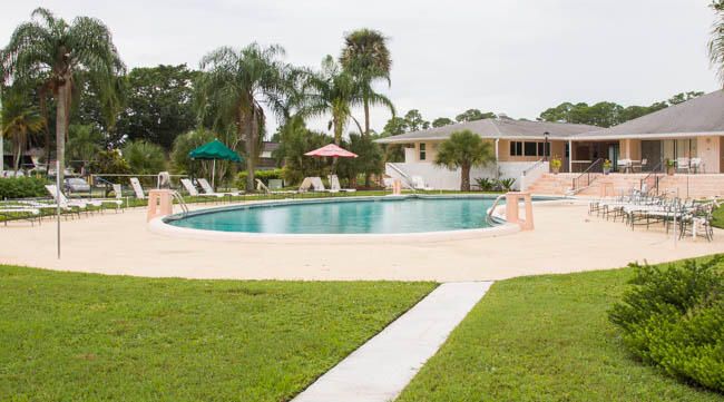 Active With Contract: $1,700 (1 beds, 1 baths, 648 Square Feet)