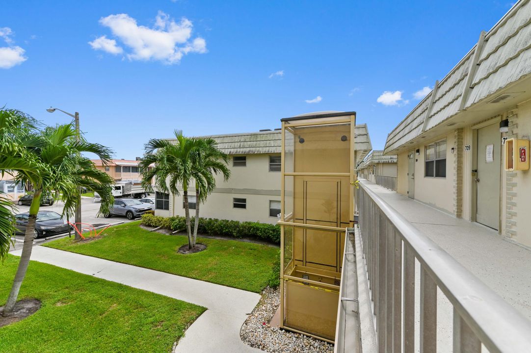 Active With Contract: $60,000 (1 beds, 1 baths, 720 Square Feet)