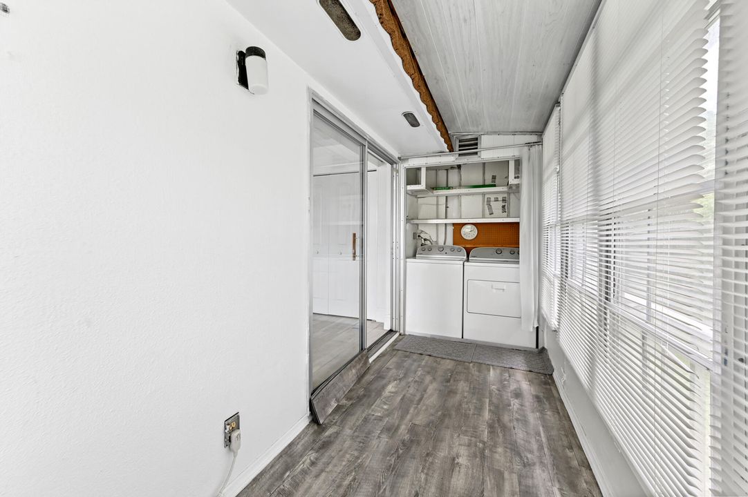 Active With Contract: $60,000 (1 beds, 1 baths, 720 Square Feet)