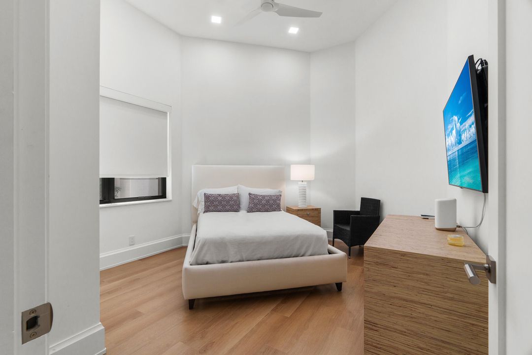 For Sale: $1,595,000 (3 beds, 3 baths, 2528 Square Feet)