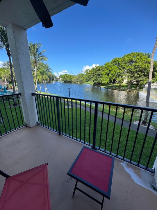 Active With Contract: $2,600 (2 beds, 2 baths, 1211 Square Feet)