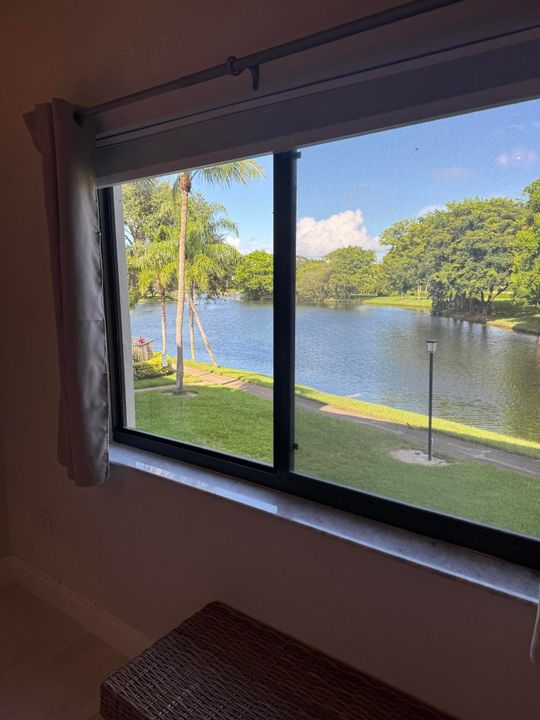 Active With Contract: $2,600 (2 beds, 2 baths, 1211 Square Feet)