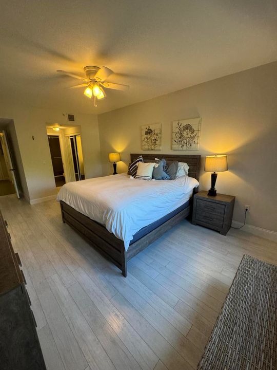 Active With Contract: $2,600 (2 beds, 2 baths, 1211 Square Feet)