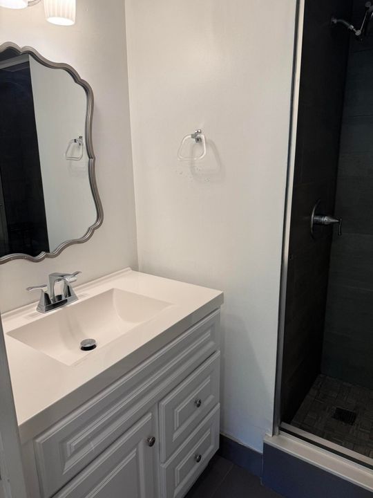 Active With Contract: $2,600 (2 beds, 2 baths, 1211 Square Feet)