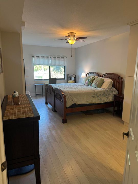 Active With Contract: $2,600 (2 beds, 2 baths, 1211 Square Feet)