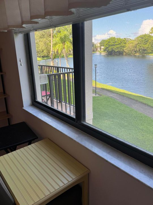 Active With Contract: $2,600 (2 beds, 2 baths, 1211 Square Feet)