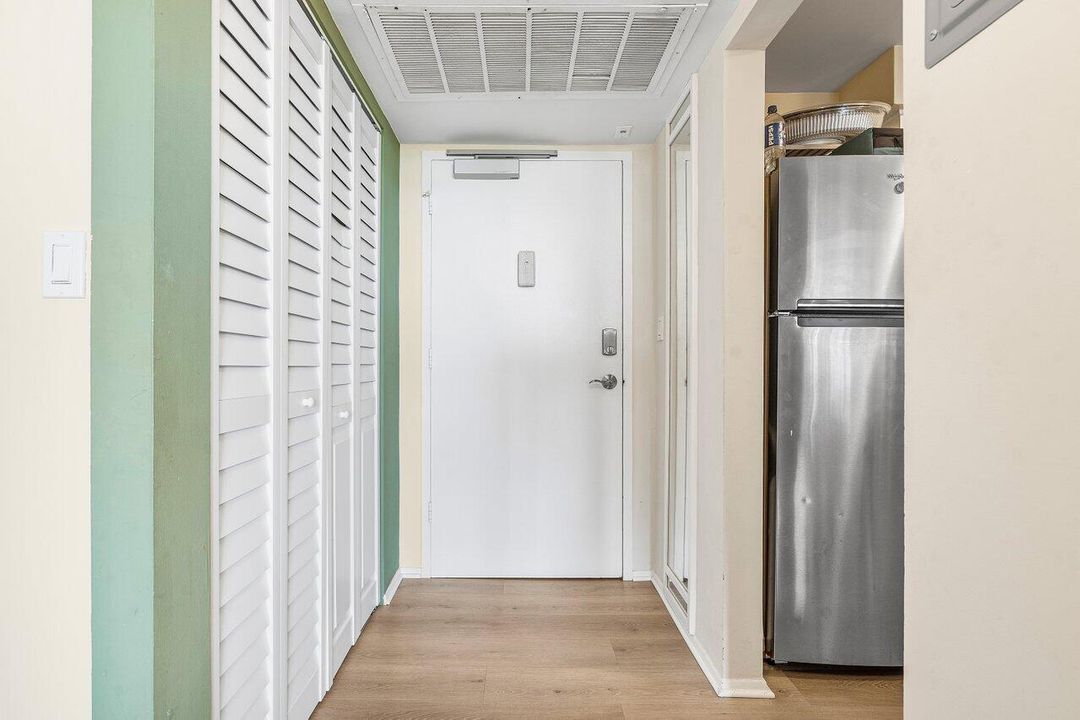 Active With Contract: $150,000 (1 beds, 1 baths, 630 Square Feet)