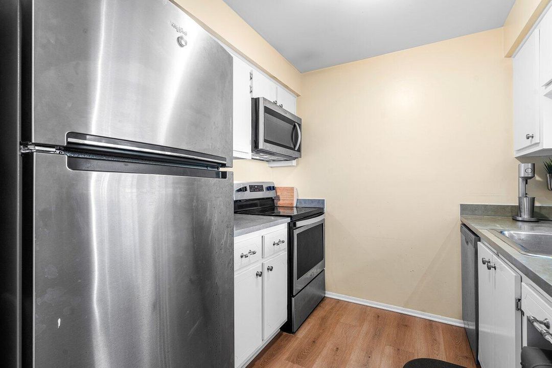 Active With Contract: $150,000 (1 beds, 1 baths, 630 Square Feet)