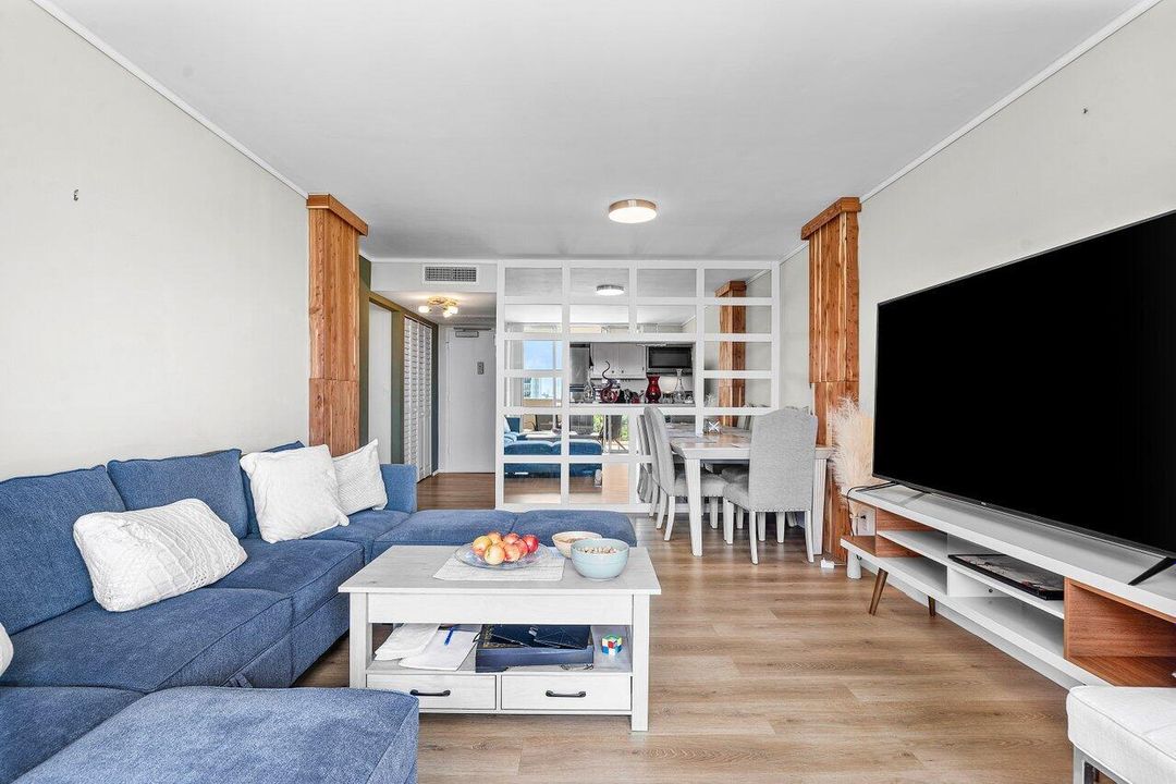 Active With Contract: $150,000 (1 beds, 1 baths, 630 Square Feet)