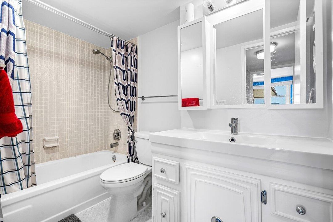 Active With Contract: $150,000 (1 beds, 1 baths, 630 Square Feet)