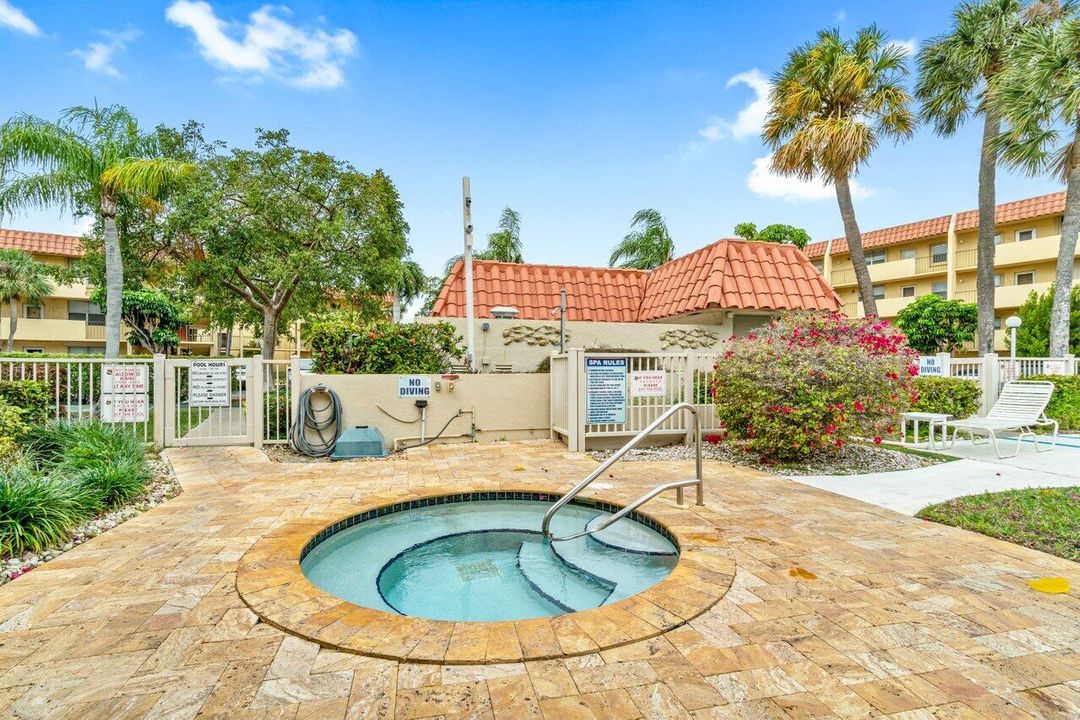 Active With Contract: $150,000 (1 beds, 1 baths, 630 Square Feet)