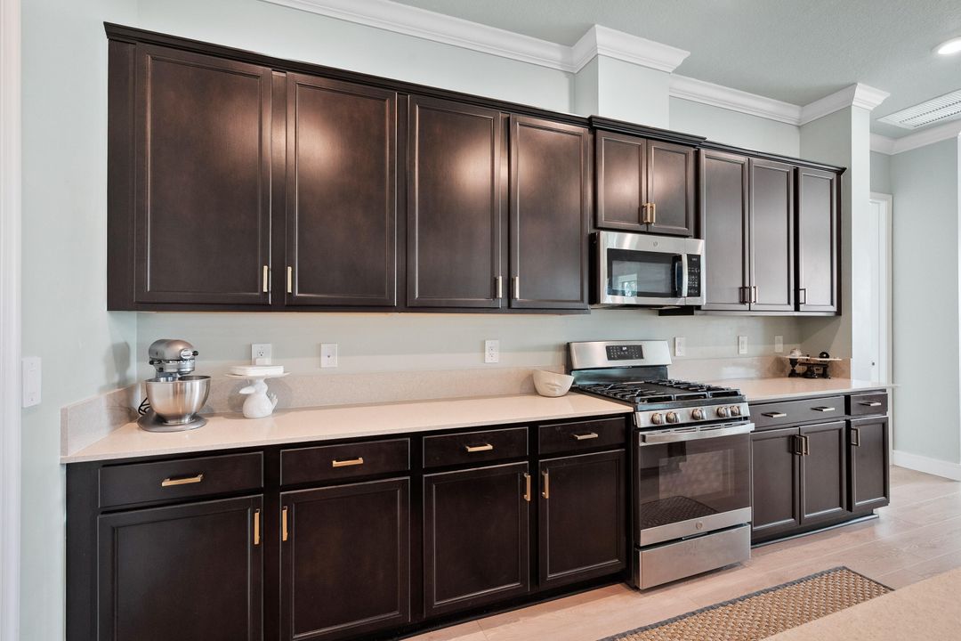 For Sale: $694,909 (3 beds, 3 baths, 2807 Square Feet)