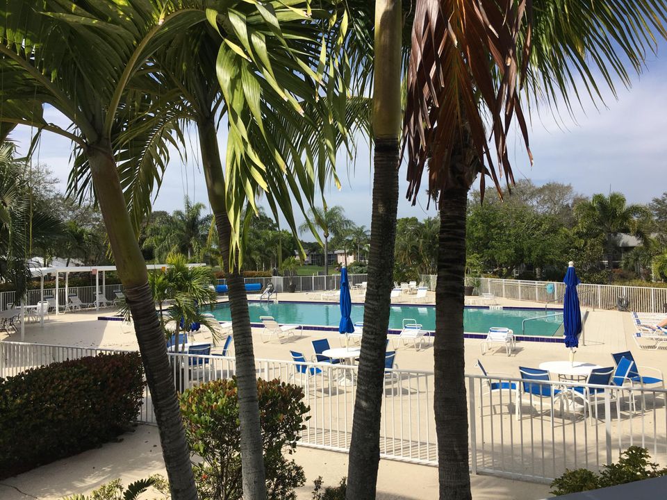 En Venta: $699,000 (4 camas, 2 baños, 2220 Pies cuadrados)