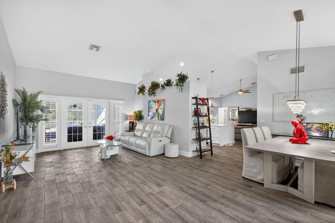 待售: $1,099,000 (3 贝兹, 2 浴室, 2374 平方英尺)