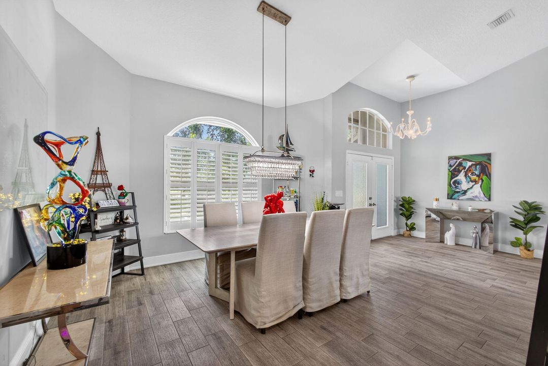 待售: $1,099,000 (3 贝兹, 2 浴室, 2374 平方英尺)