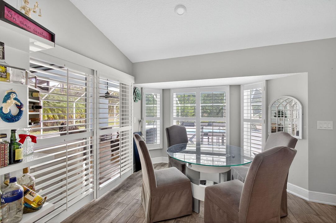 待售: $1,099,000 (3 贝兹, 2 浴室, 2374 平方英尺)