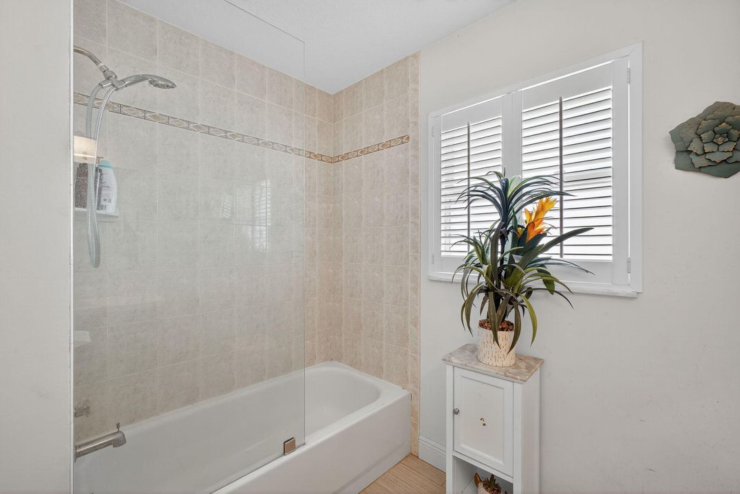 待售: $1,099,000 (3 贝兹, 2 浴室, 2374 平方英尺)