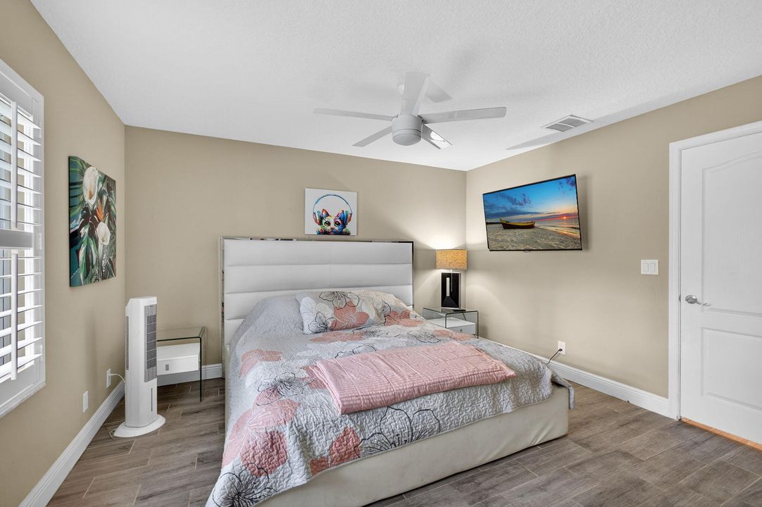 待售: $1,099,000 (3 贝兹, 2 浴室, 2374 平方英尺)