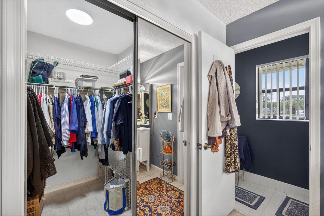 En Venta: $699,000 (4 camas, 2 baños, 2220 Pies cuadrados)