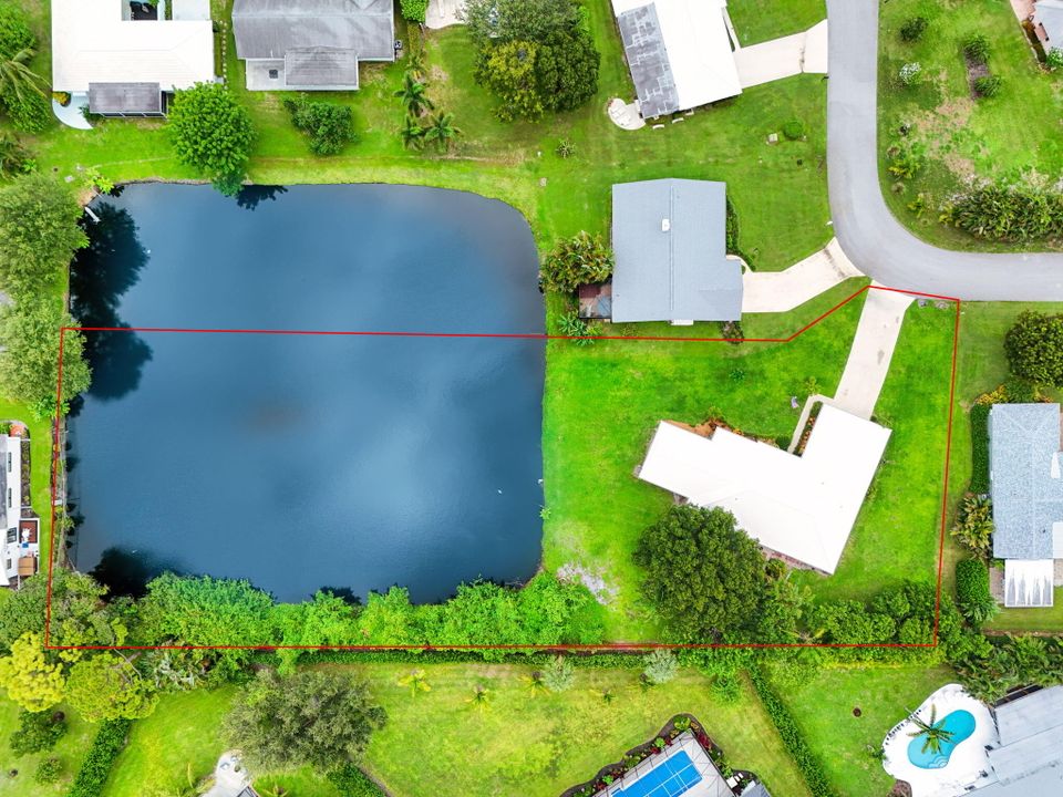 En Venta: $699,000 (4 camas, 2 baños, 2220 Pies cuadrados)