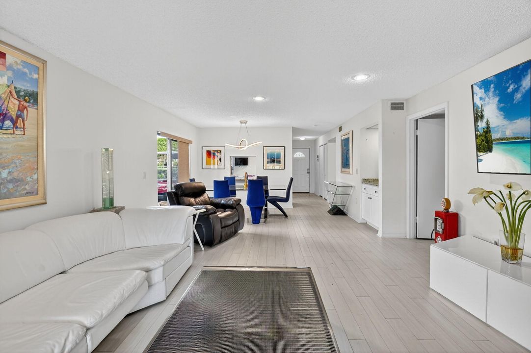 En Venta: $99,900 (2 camas, 2 baños, 1429 Pies cuadrados)