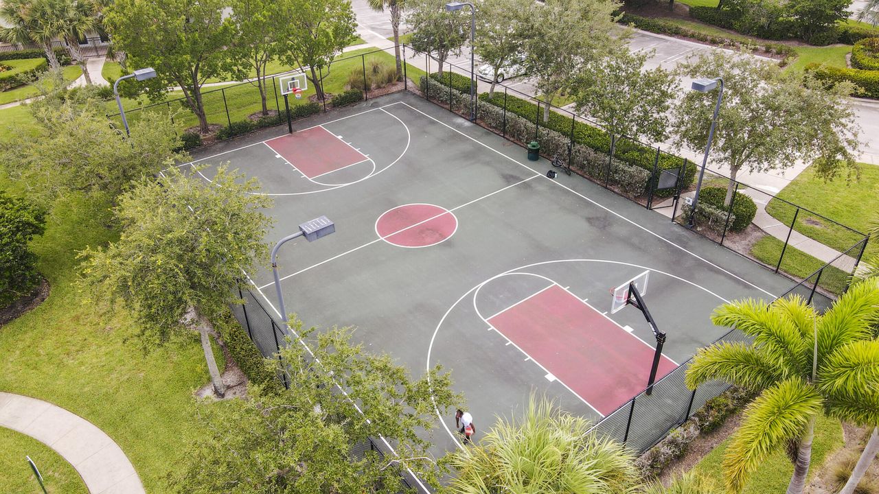 For Sale: $599,000 (5 beds, 3 baths, 3628 Square Feet)