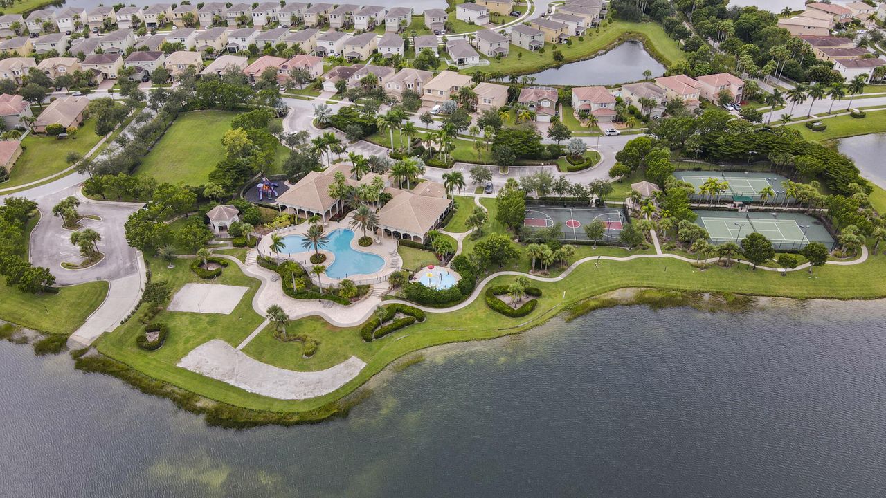 For Sale: $599,000 (5 beds, 3 baths, 3628 Square Feet)