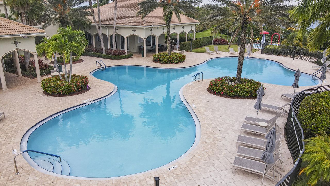 For Sale: $599,000 (5 beds, 3 baths, 3628 Square Feet)