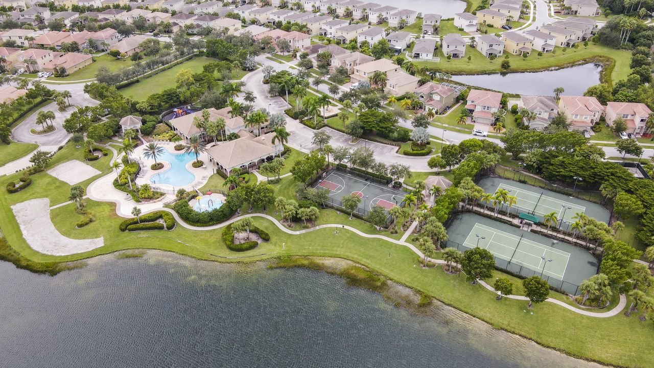 For Sale: $599,000 (5 beds, 3 baths, 3628 Square Feet)