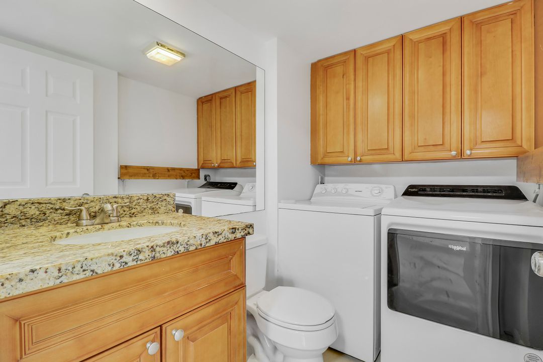 Под контрактом: $239,900 (2 спален, 2 ванн, 1236 Квадратных фут)