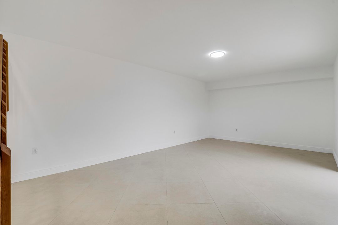 Под контрактом: $239,900 (2 спален, 2 ванн, 1236 Квадратных фут)