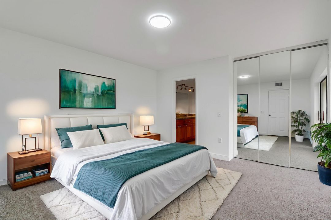 Под контрактом: $239,900 (2 спален, 2 ванн, 1236 Квадратных фут)