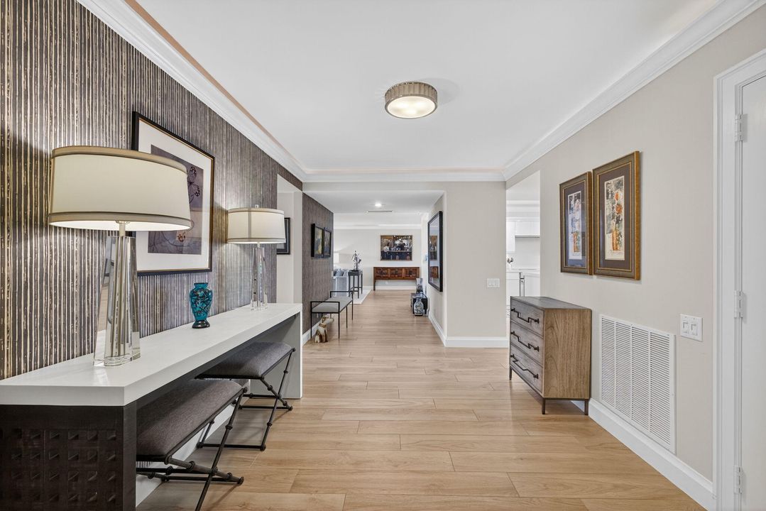 Activo con contrato: $2,400,000 (2 camas, 2 baños, 2554 Pies cuadrados)