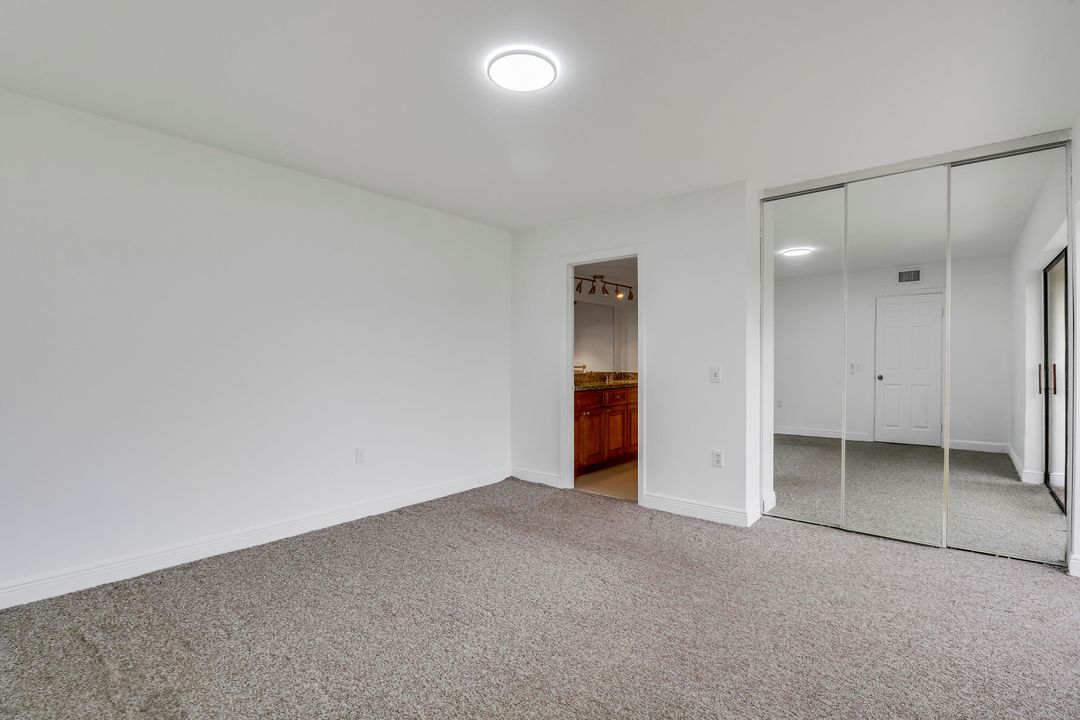 Под контрактом: $239,900 (2 спален, 2 ванн, 1236 Квадратных фут)