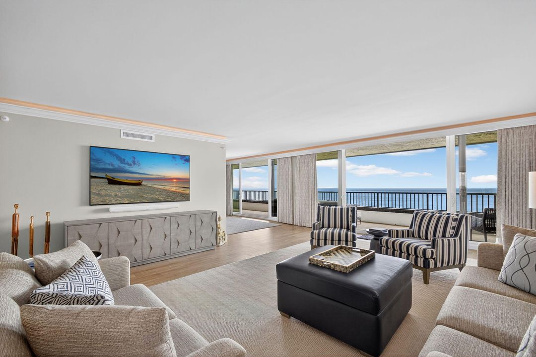 Activo con contrato: $2,400,000 (2 camas, 2 baños, 2554 Pies cuadrados)