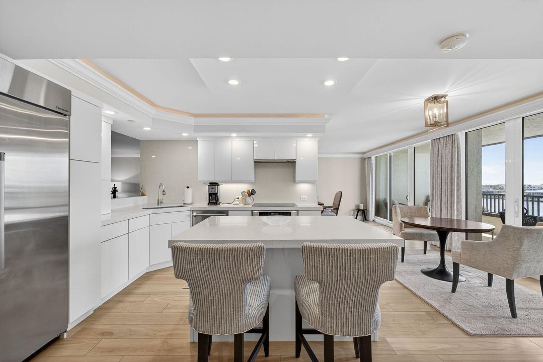 Activo con contrato: $2,400,000 (2 camas, 2 baños, 2554 Pies cuadrados)