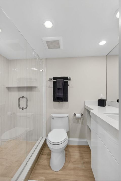 Activo con contrato: $2,400,000 (2 camas, 2 baños, 2554 Pies cuadrados)