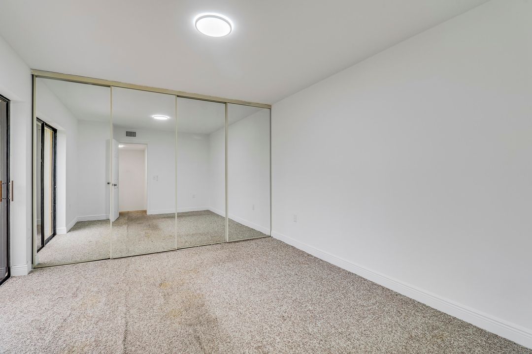 Под контрактом: $239,900 (2 спален, 2 ванн, 1236 Квадратных фут)