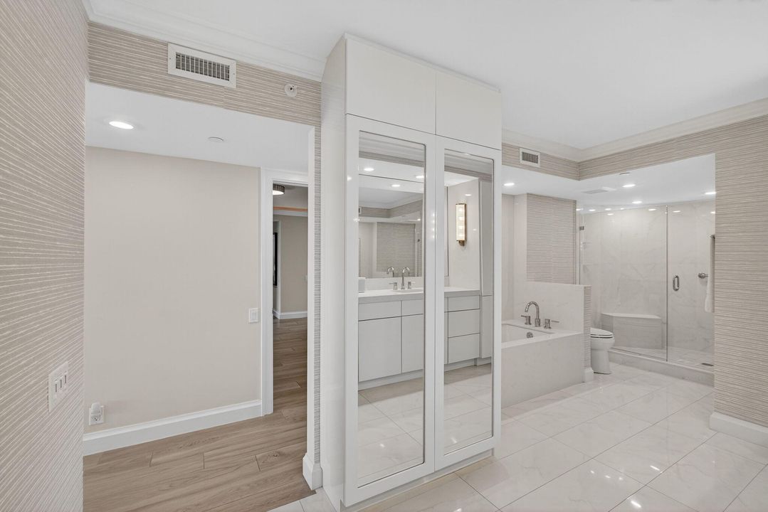 Activo con contrato: $2,400,000 (2 camas, 2 baños, 2554 Pies cuadrados)