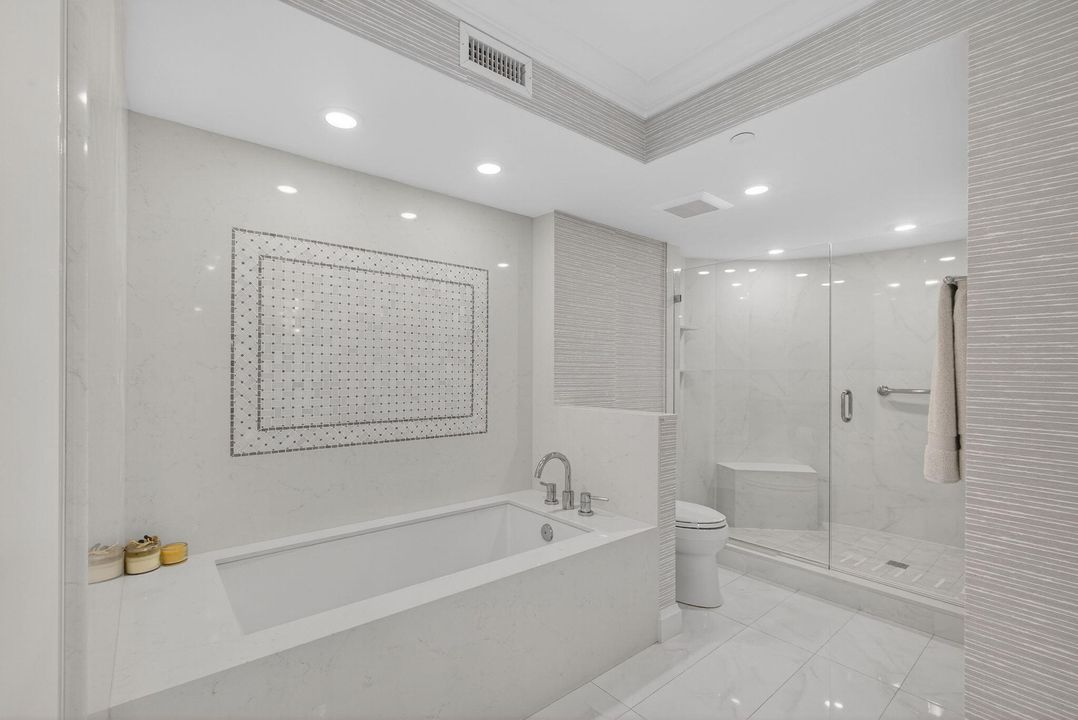 Activo con contrato: $2,400,000 (2 camas, 2 baños, 2554 Pies cuadrados)