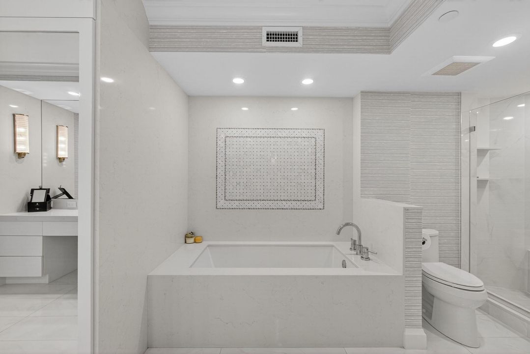 Activo con contrato: $2,400,000 (2 camas, 2 baños, 2554 Pies cuadrados)