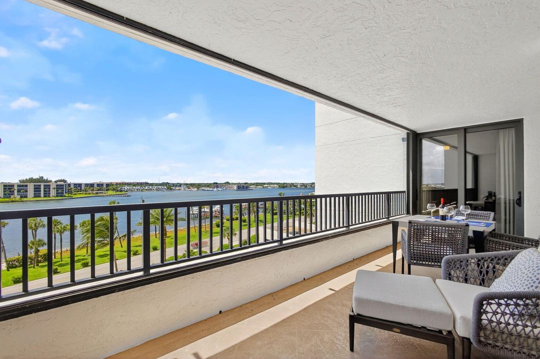 Activo con contrato: $2,400,000 (2 camas, 2 baños, 2554 Pies cuadrados)