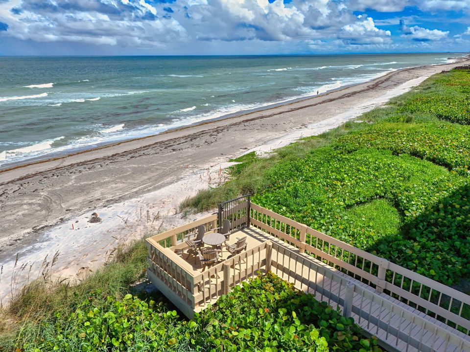 Activo con contrato: $2,400,000 (2 camas, 2 baños, 2554 Pies cuadrados)