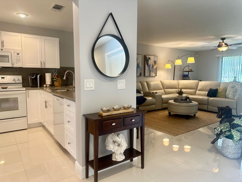 Activo con contrato: $4,500 (2 camas, 2 baños, 1180 Pies cuadrados)