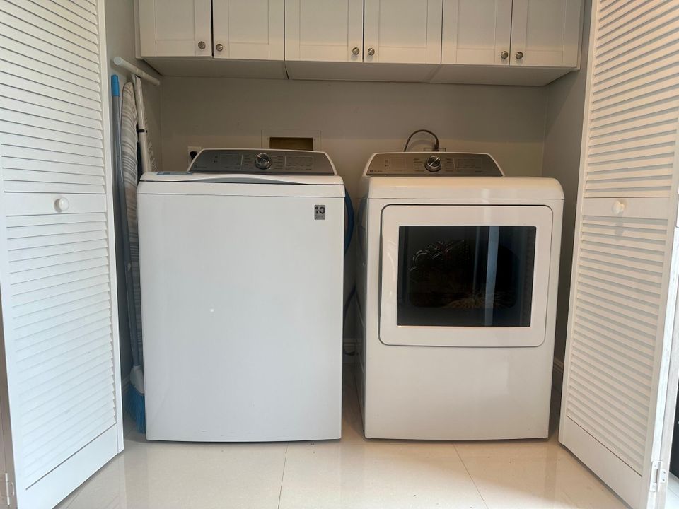 Activo con contrato: $4,500 (2 camas, 2 baños, 1180 Pies cuadrados)